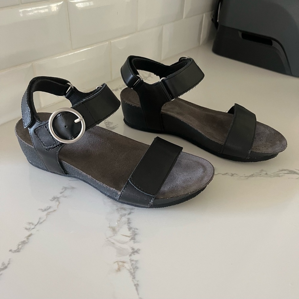 MUNRO Genuine Leather $210 Wedge Sandal Black 6 Women’s Comfort Mod NEW NWOT